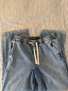 GAP Women’s High Rise Pull-On Wide-Leg Jeans
